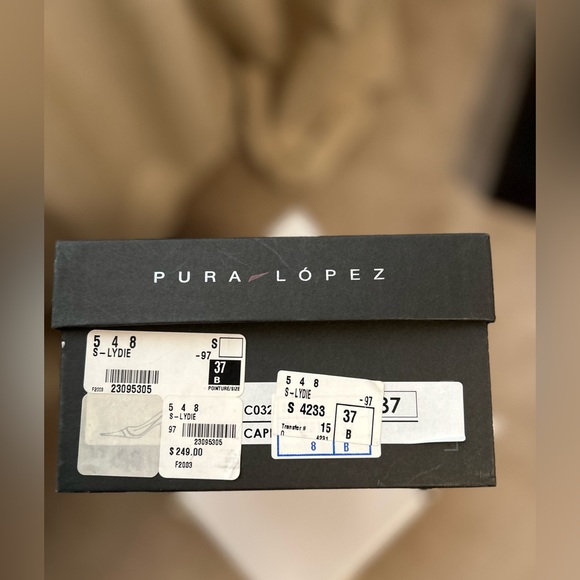 Pura Lopez Kitten Heel Pumps - Picture 7 of 7